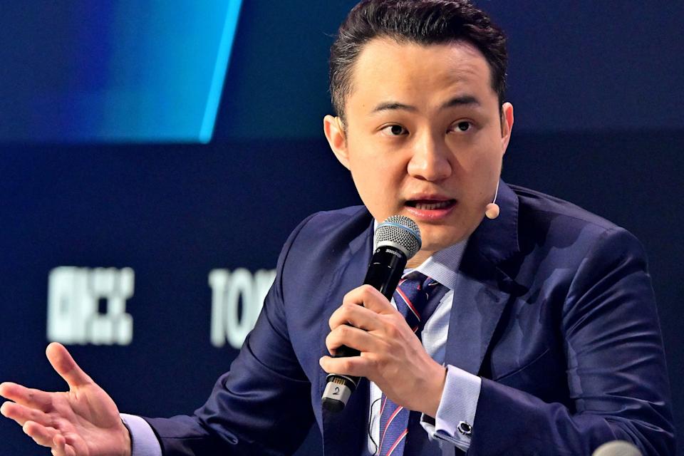 Justin Sun Dihadiahi Jam Mewah di Acara Eksklusif Token $Trump oleh Donald Trump