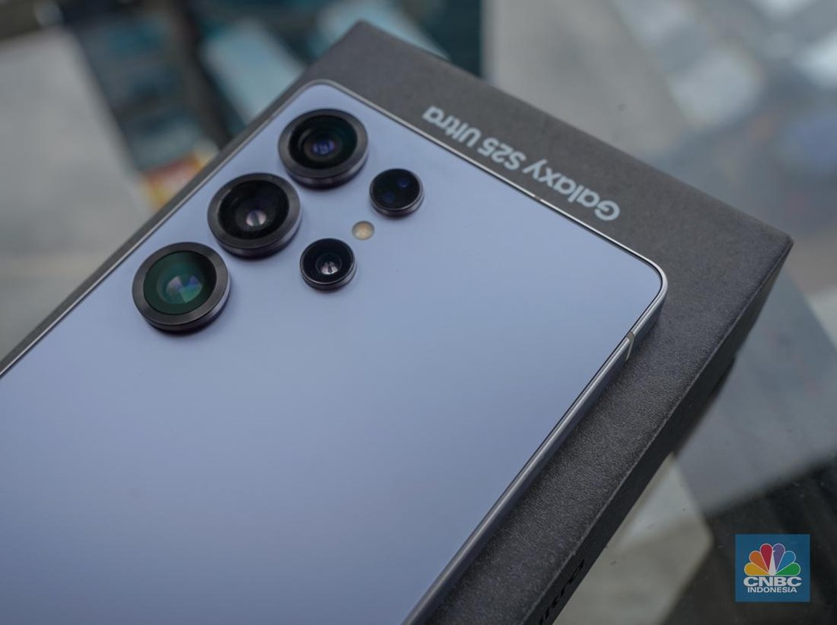 Ancaman Tarif 25% Trump Bikin Harga HP Samsung dan Apple di AS Meningkat Drastis