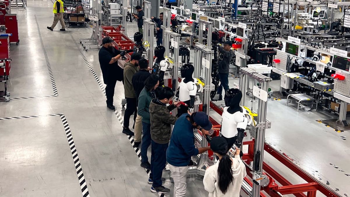 Tesla Optimus: Robot Humanoid yang Fleksibel tapi Penuh Tantangan Teknis