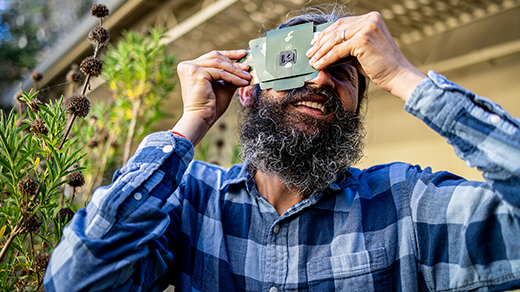 Manu Prakash dan Foldscope: Menyatukan Rasa Penasaran dan Ilmu untuk Semua