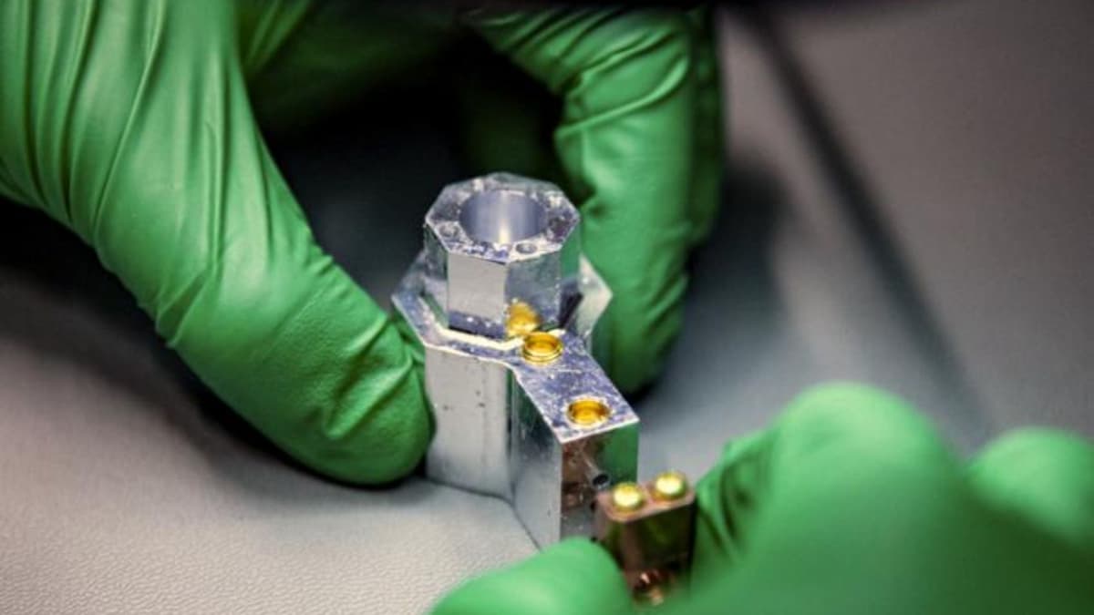 Tesseract Code: Teknologi Baru untuk Komputer Kuantum Hemat Energi dan Efisien