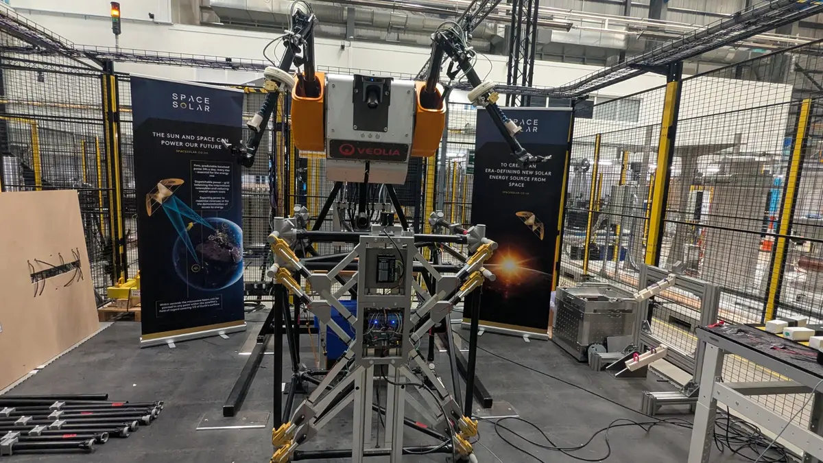 Robot Canggih Siap Bangun Pembangkit Listrik Raksasa di Luar Angkasa