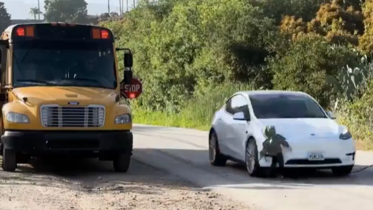 Tesla Uji Robotaksi di Austin, Software FSD Malah Langgar Aturan Keselamatan