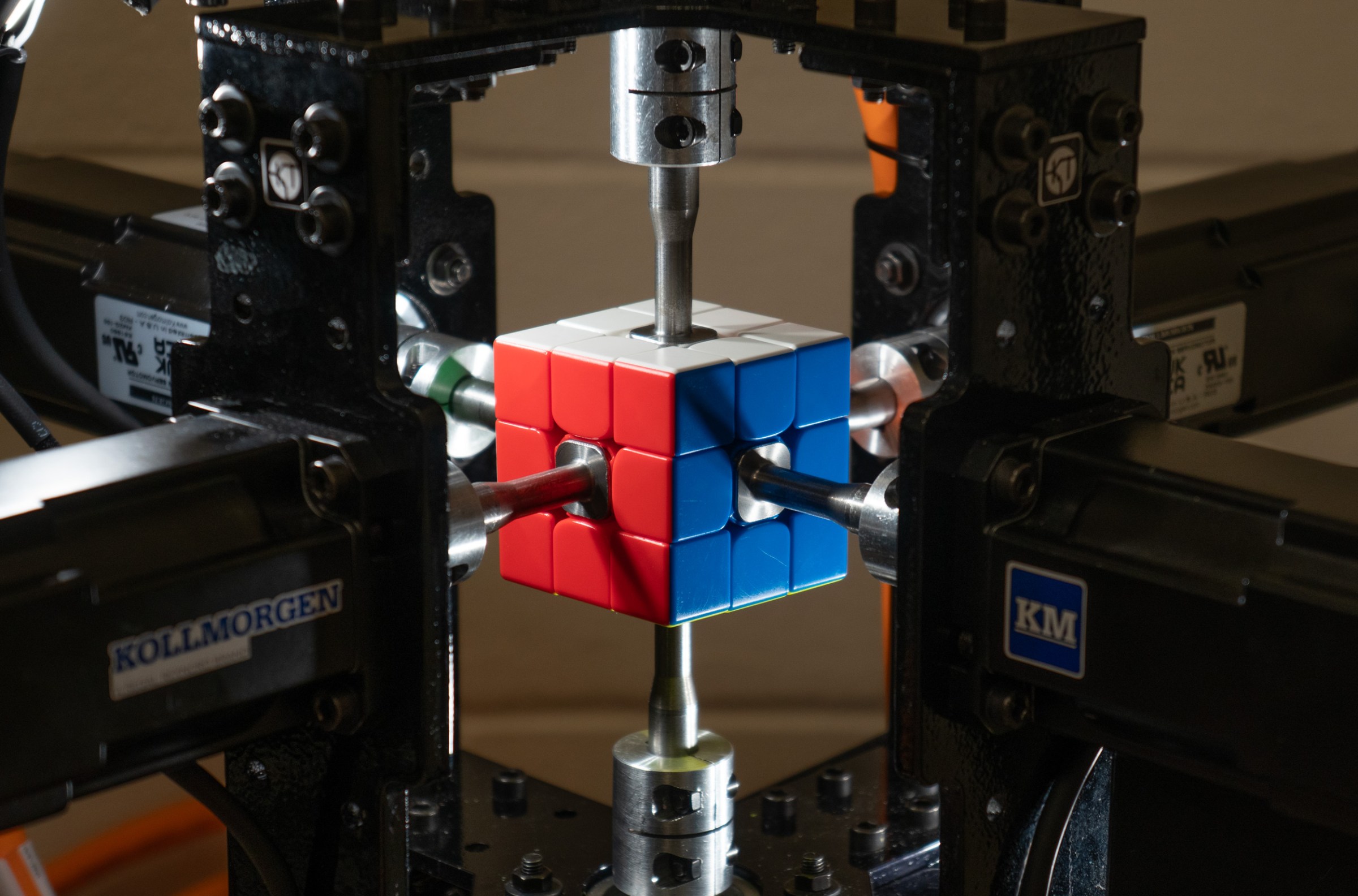 Robot Purdue Pecahkan Rekor Dunia Rubik's Cube dalam 0,103 Detik