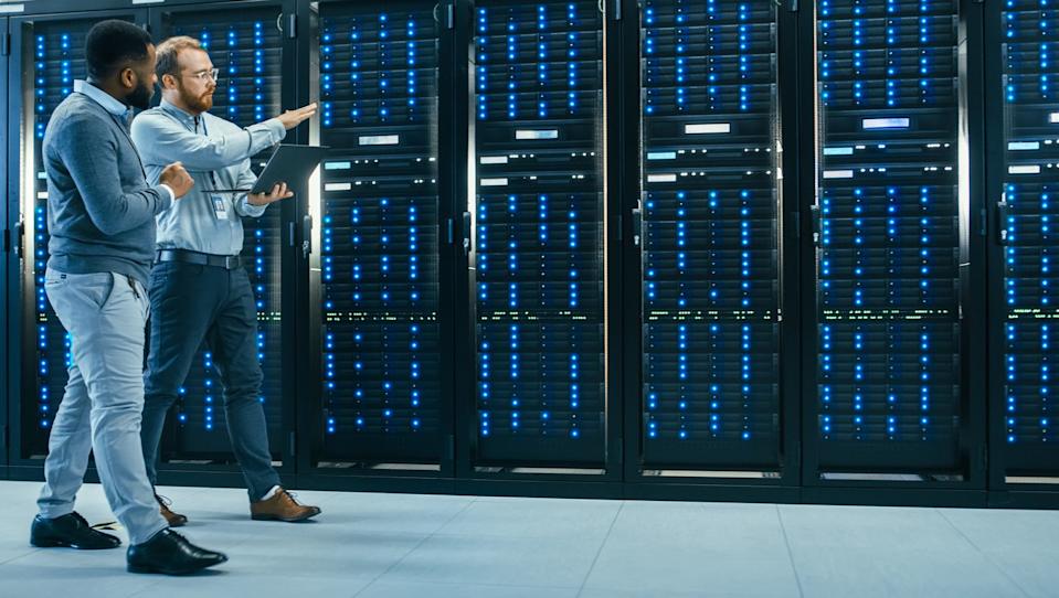 Peluang Investasi Saham CoreWeave dan AMD di Era Pusat Data AI