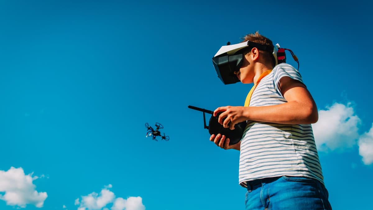 Rusia Resmi Perkenalkan Pendidikan Drone untuk Siswa SMP dalam Kurikulum Nasional