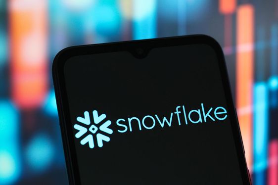 Snowflake Akuisisi Crunchy Data untuk Perkuat Platform Database AI