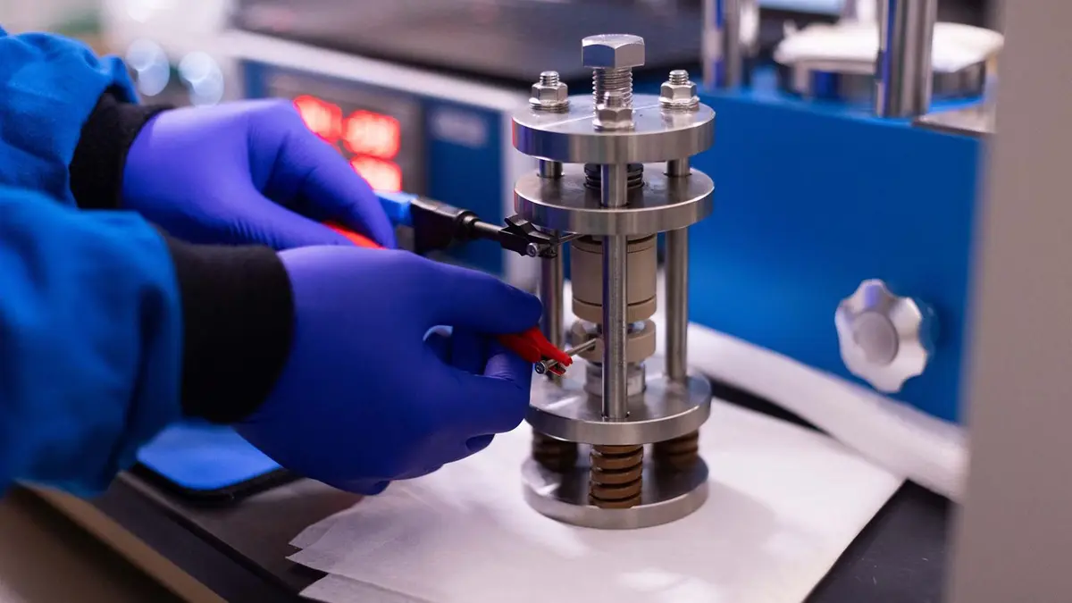 Penemuan Baru Tingkatkan Keamanan dan Performa Baterai Solid-State