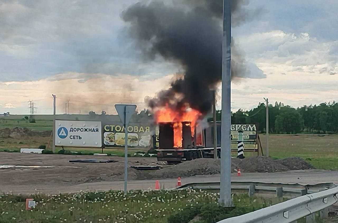 Serangan Drone Jarak Jauh Ukraina Hancurkan Puluhan Pesawat Rusia