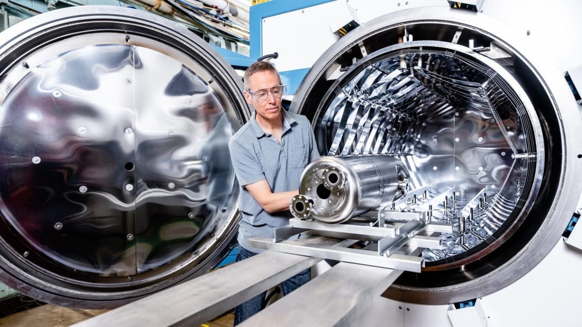 Inovasi Akselerator Mini untuk Ubah Limbah Nuklir Berbahaya Jadi Aman