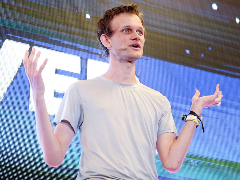 Vitalik Buterin Dukung Privasi Blockchain dengan Transaksi Rp38 Miliar Melalui Railgun