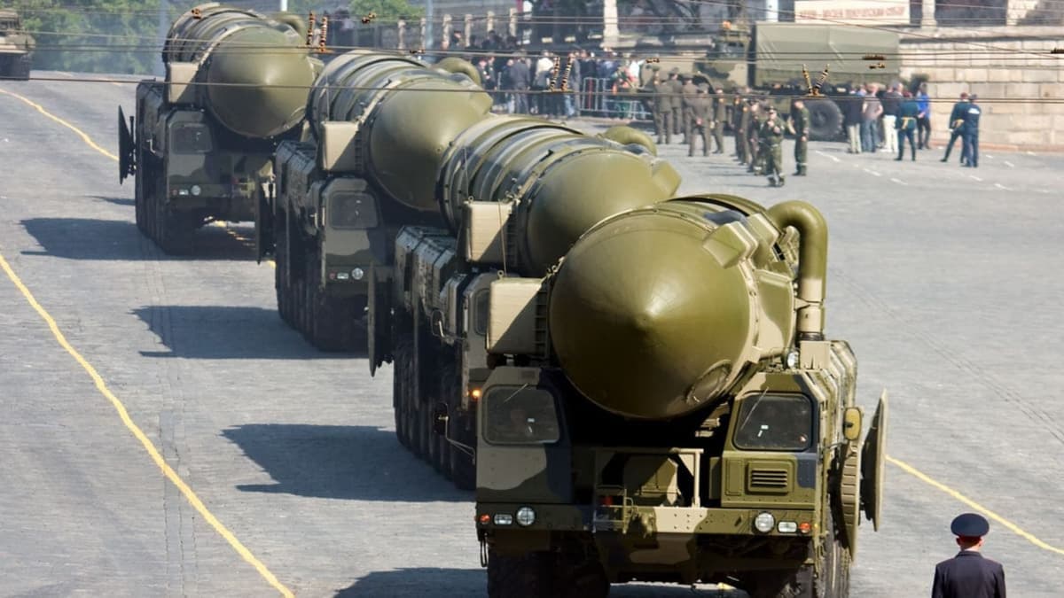 Serangan Drone Ukraina Hancurkan Pesawat Rusia, Potensi Ancaman Nuklir Meningkat