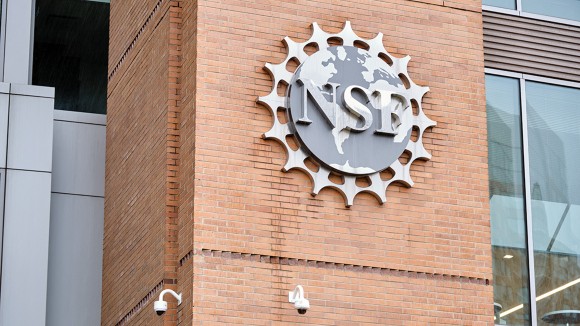 Pengurangan Anggaran NSF Oleh Trump Ancam Masa Depan Sains AS