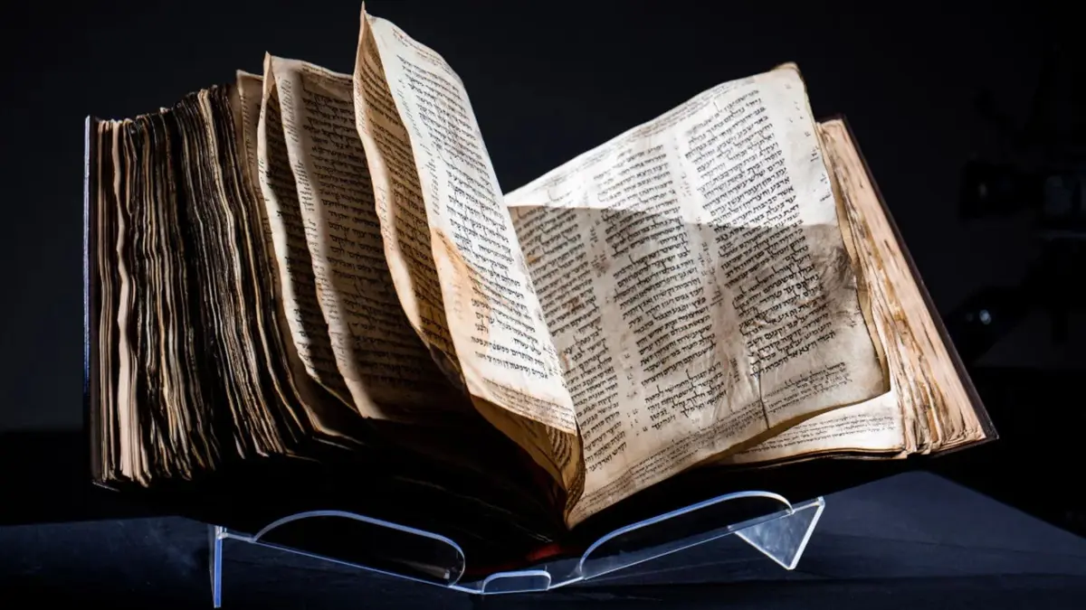 AI Ungkap Gaya Penulis Berbeda dalam Kitab Pertama Alkitab Ibrani