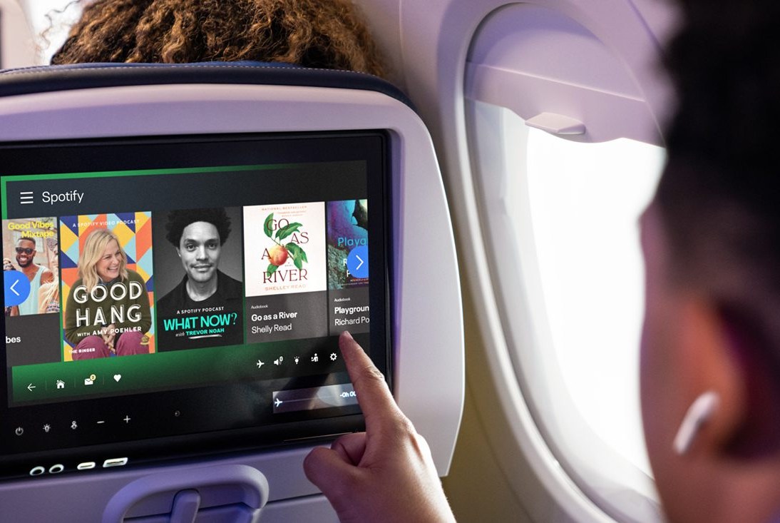 United Airlines Tawarkan Audiobook dan Video Podcast Gratis Lewat Spotify di Pesawat