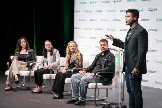 Startup AI Lakukan Pitch Singkat di TechCrunch Sessions: AI untuk Raih Investasi