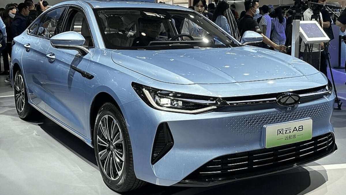 Chery Luncurkan Fulwin A8 Hybrid Canggih dengan Jarak Tempuh Listrik 43 Mil