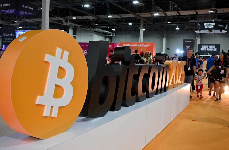 Mengapa Perusahaan Mulai Menyimpan Bitcoin untuk Masa Depan Keuangan Mereka