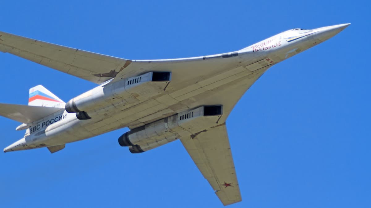 Rusia Pindahkan Bomber Nuklir Tu-160 ke Antar wilayah Perbatasan AS Demi Lindungi Pesawat dari Drone Ukraina
