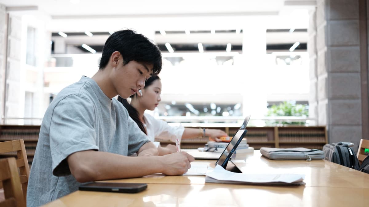 Perusahaan Teknologi China Nonaktifkan Fitur AI Demi Kejujuran Ujian Gaokao