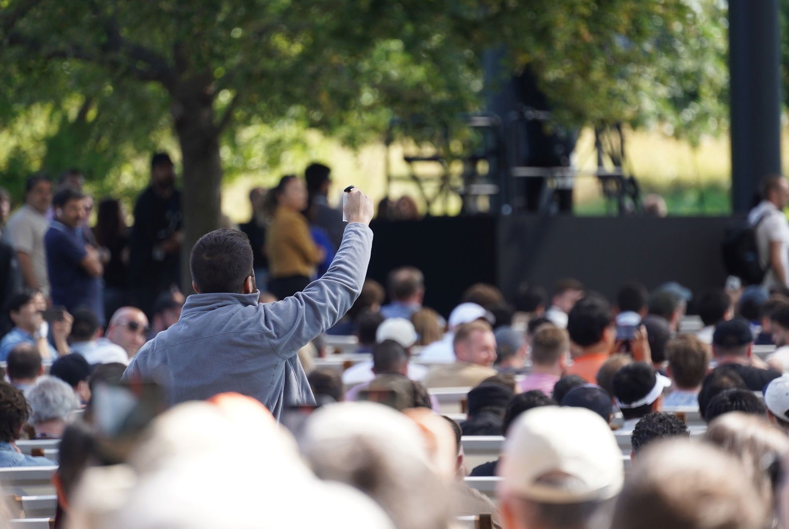 Pengunjuk Rasa Ganggu Acara Apple WWDC, Lanjutkan Jejak Protes di Microsoft