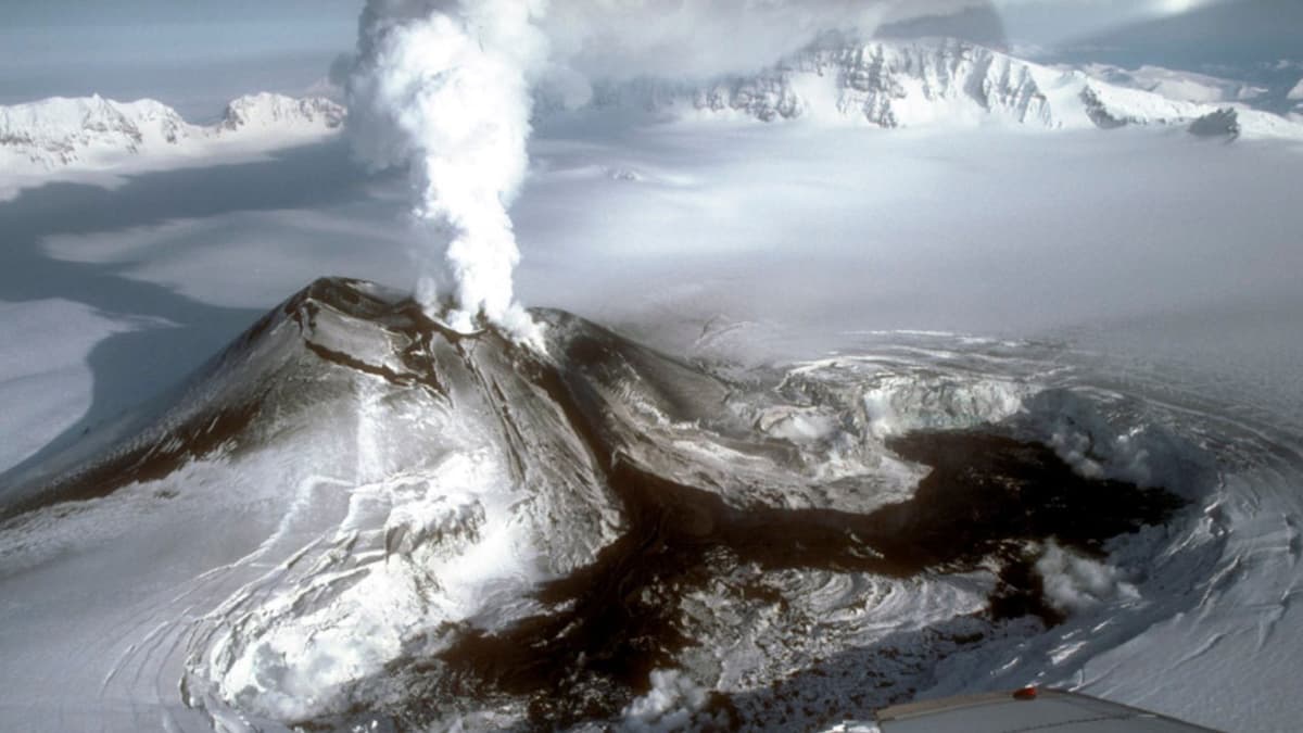 Memahami Erupsi Gunung Api Diam: Model Baru untuk Prediksi Bahaya Tersembunyi