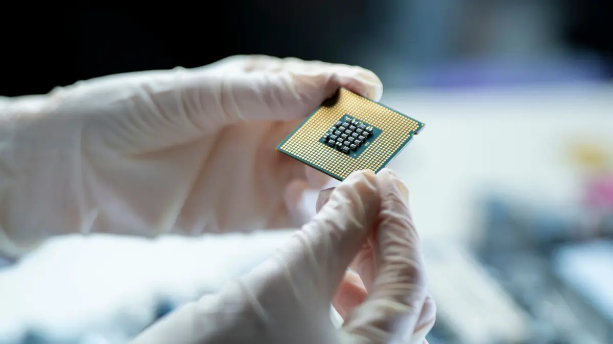 Cina Luncurkan AI QiMeng untuk Percepat Desain Chip dan Lawan Pembatasan AS