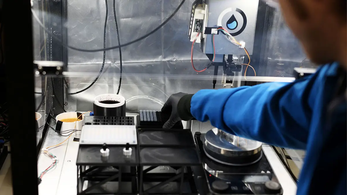 Perovskit 2D: Material Masa Depan Untuk Panel Surya dan LED yang Mudah Diatur