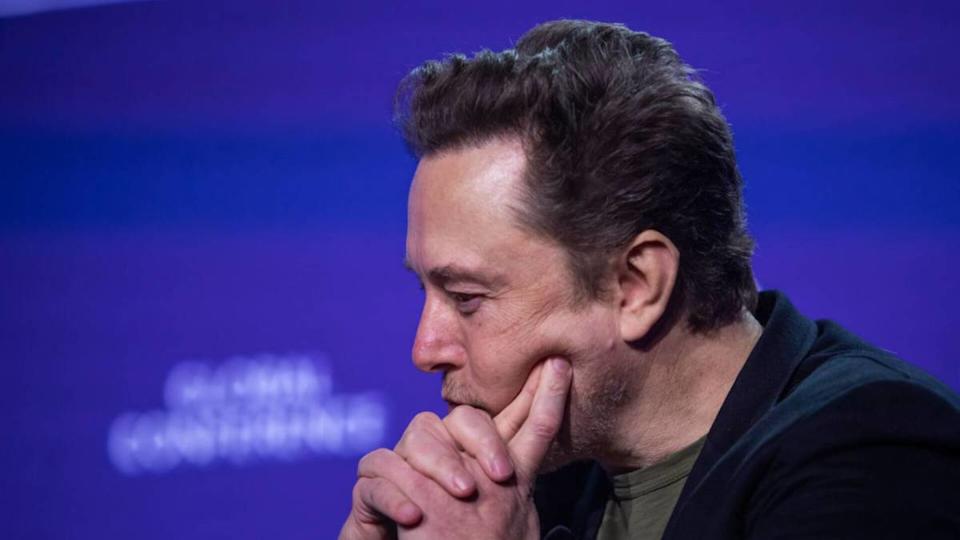 Persaingan Robotaxi Tesla dan Waymo: Konsumen Rela Bayar Lebih untuk Mobil Tanpa Sopir