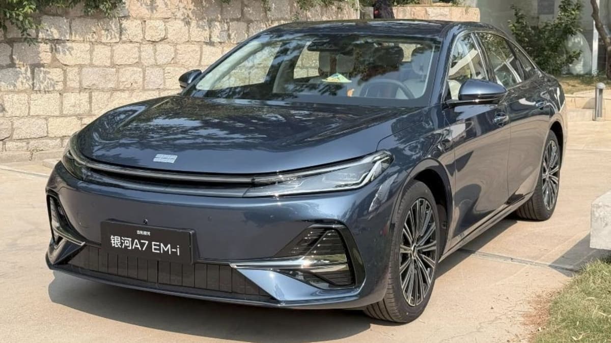 Geely Luncurkan Sedan Hybrid Pintar Galaxy A7 EM-i dengan Jarak Tempuh 1305 Mil