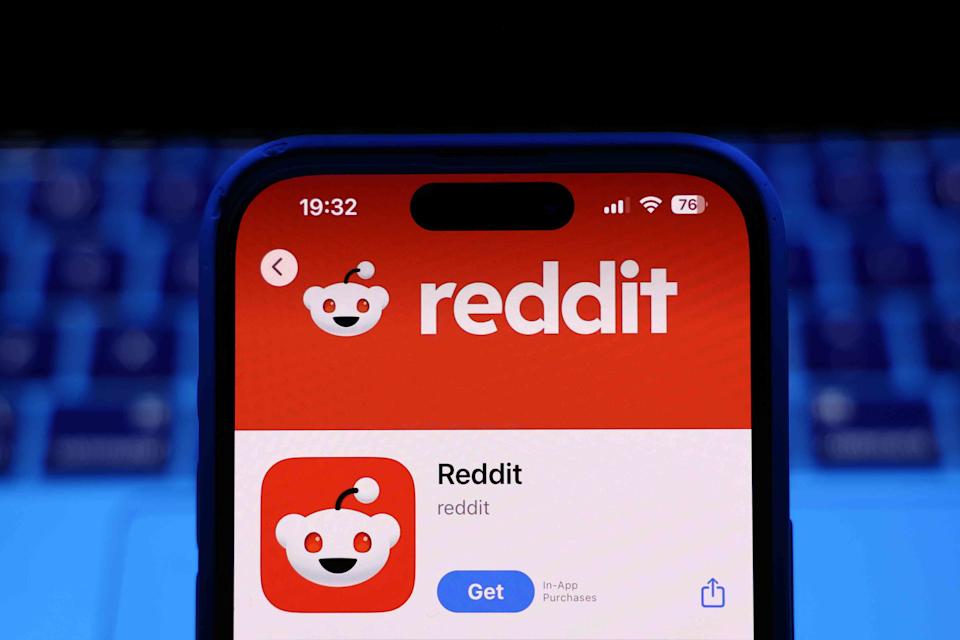 Reddit Luncurkan Dua Alat AI untuk Bantu Pengiklan dan Bisnis Iklan