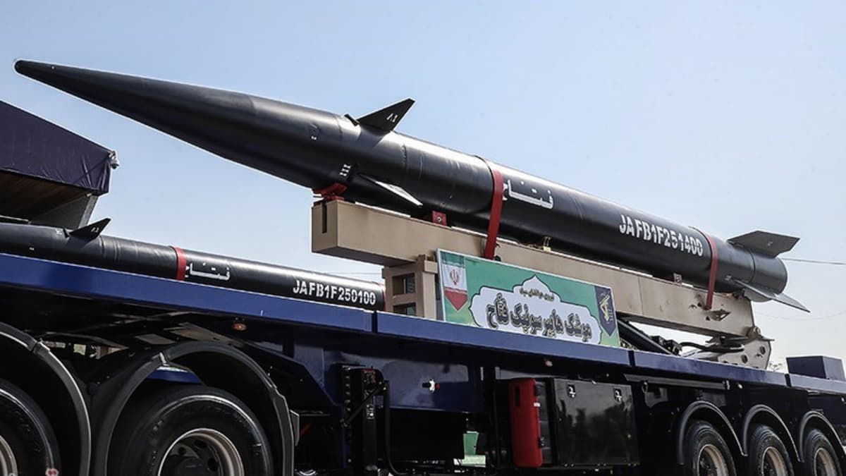 Iran Luncurkan Misil Hipersonik Mach 15 Fattah Serang Israel, Bikin Heboh