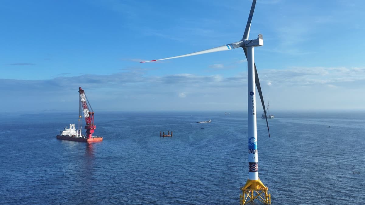 Dilema Inggris Izinkan Pabrik Turbin Angin China: Keamanan Atau Energi Hijau?