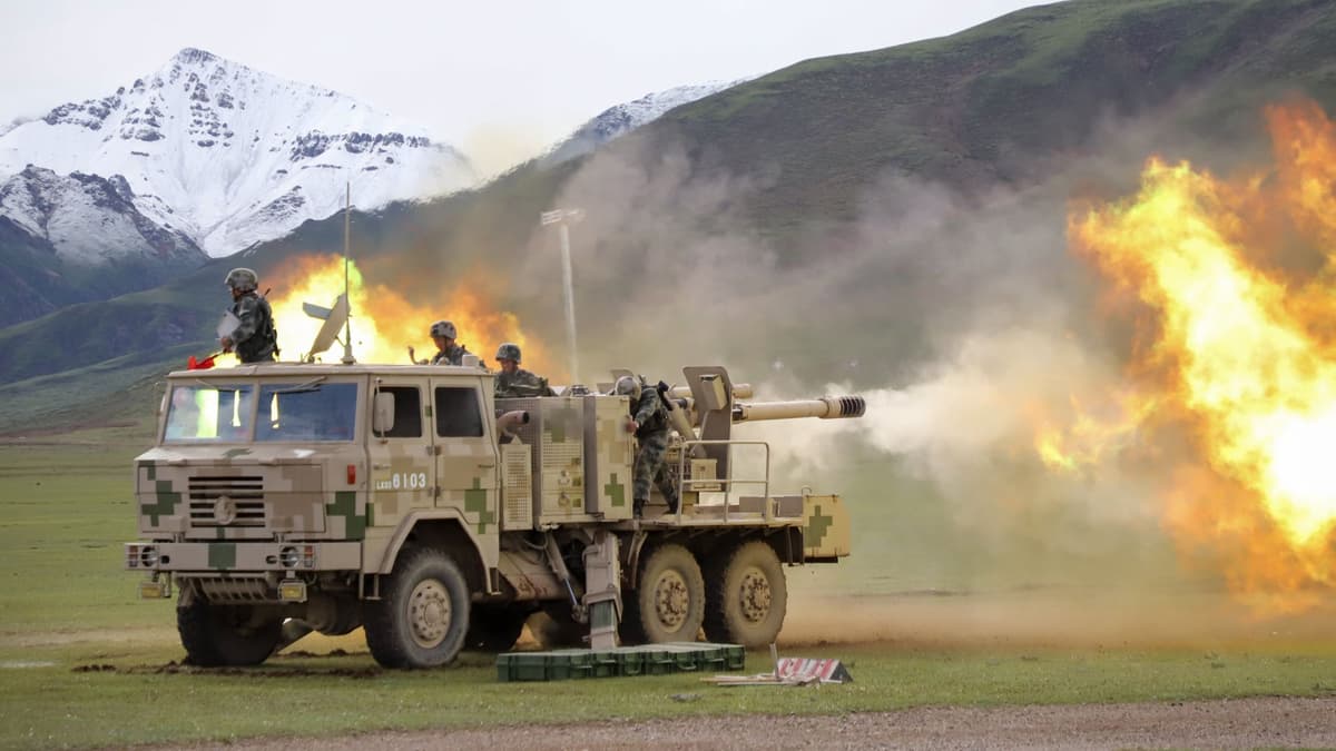 Terobosan Drone China Diluncurkan Lewat Peluru Artileri 155mm