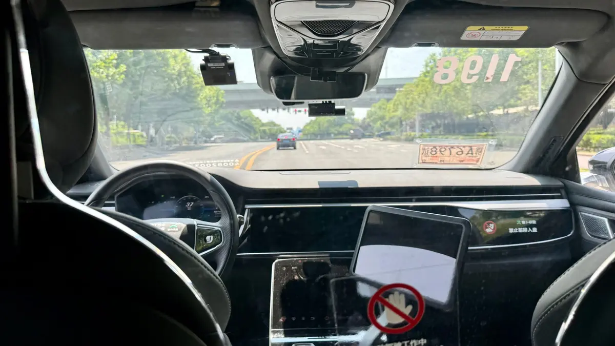 Tesla Luncurkan Robotaxi di Austin dengan Kendali Jarak Jauh dan Tantangan Keamanan