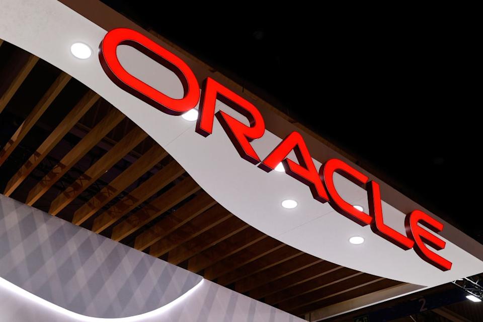 Oracle dan Broadcom: Saham Teknologi yang Untung Besar dari Ledakan AI