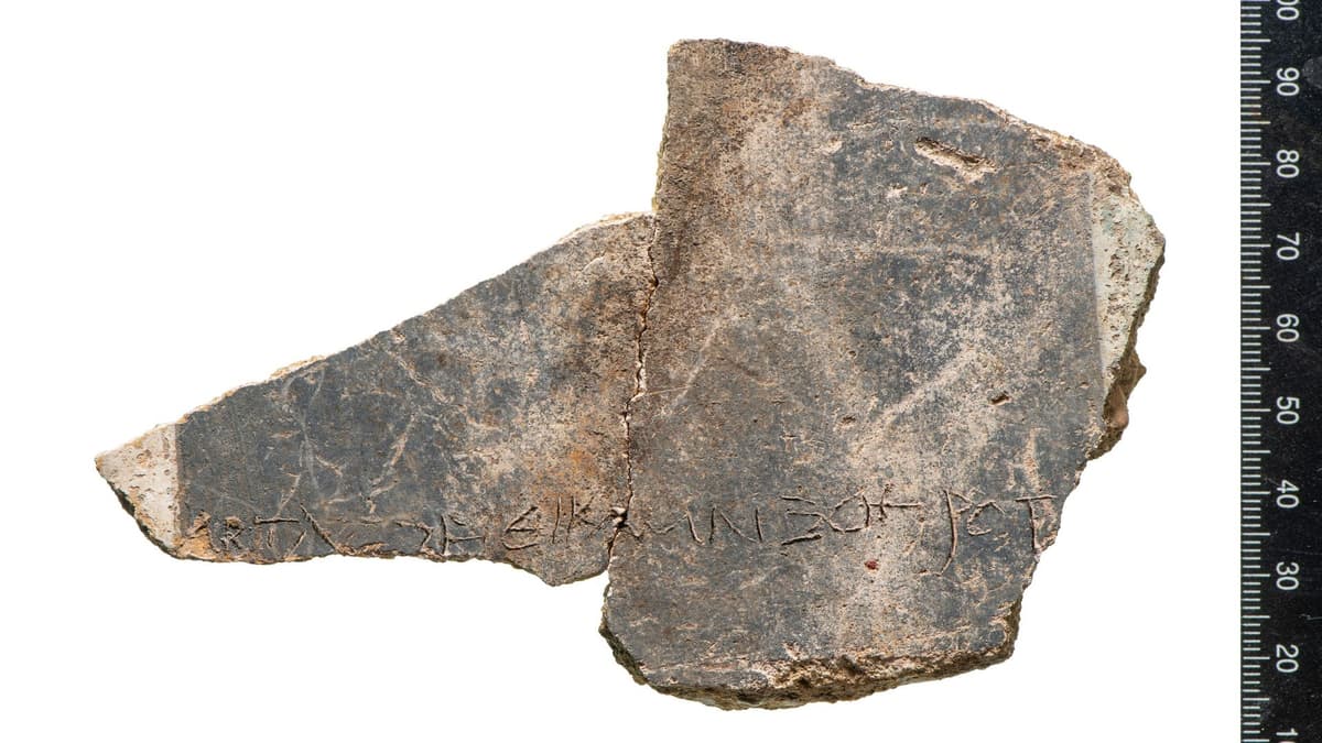 Penemuan Fragmen Lukisan Romawi Terbesar Ungkap Kehidupan Mewah London Kuno