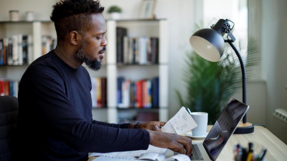 Cara Bijak Menggunakan Gaji untuk Bangun Kekayaan Lewat Anggaran dan Investasi