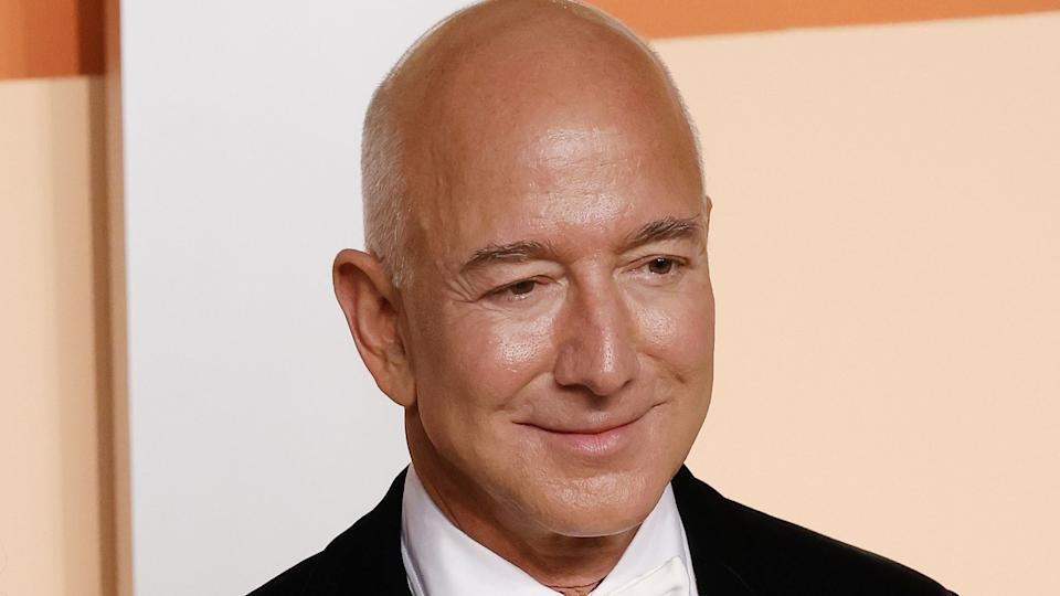 Mengapa Jeff Bezos dan CEO Top Dunia Memilih Gaji Rendah Miliaran Saham