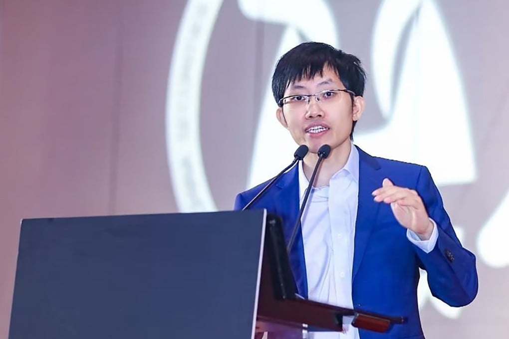 Pendiri DeepSeek dan Luo Yonghao: Cerita Di Balik Teknologi dan Karakter Unik