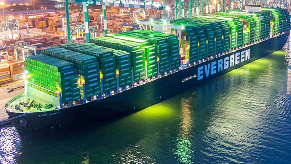 Shanghai Ciptakan Transfer CO₂ Cair Antar Kapal, Terobosan Dekarbonisasi Pelayaran