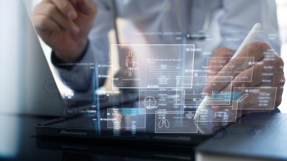 NHS Inggris Perkenalkan Sistem Rekam Medis Digital Baru untuk GP Setelah 25 Tahun