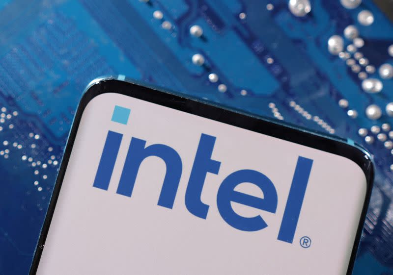 Perubahan Besar di Intel: Kepala Strategi Tinggalkan Posisi Saat CEO Baru Restrukturisasi