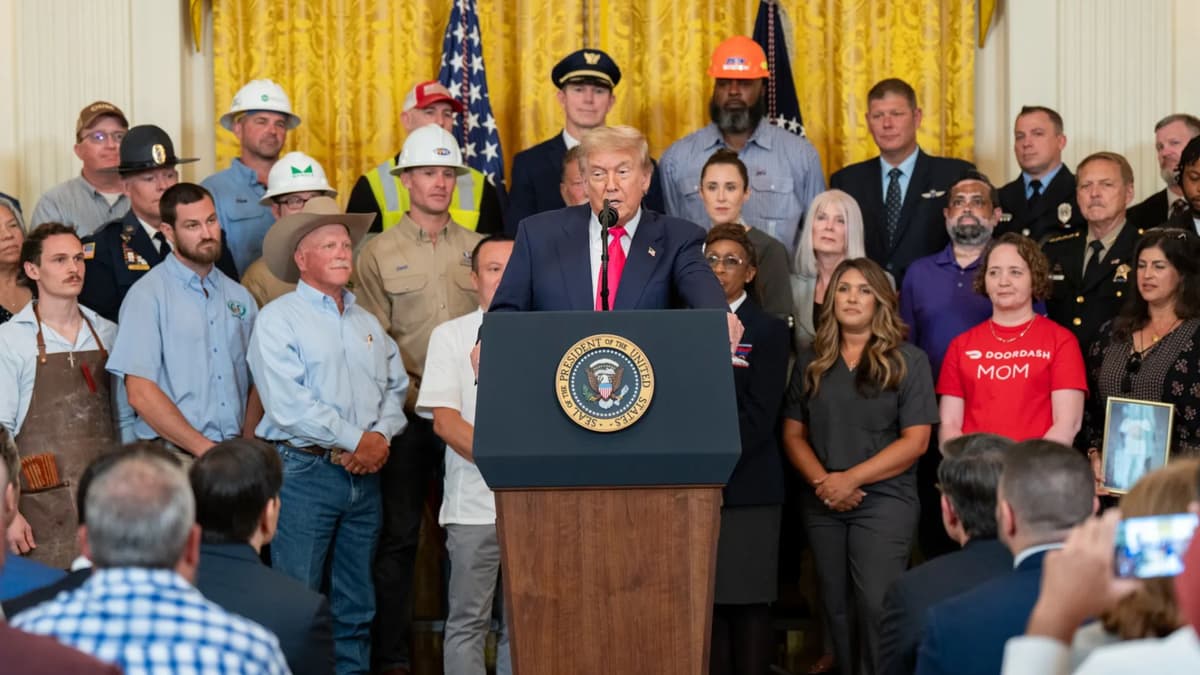 Senat AS Setujui RUU Besar Perpajakan dan Pemotongan Program Sosial Trump