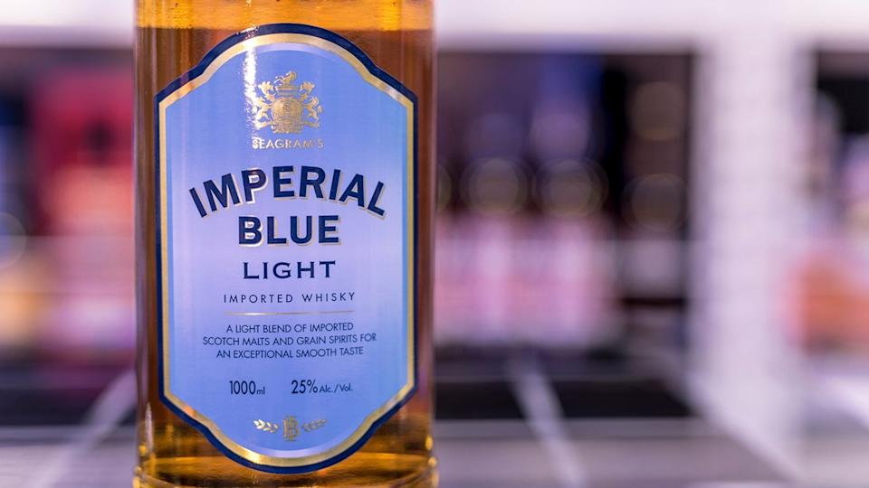 Kenapa Penjualan Imperial Blue Jadi Strategi Pintar Pernod Ricard di India