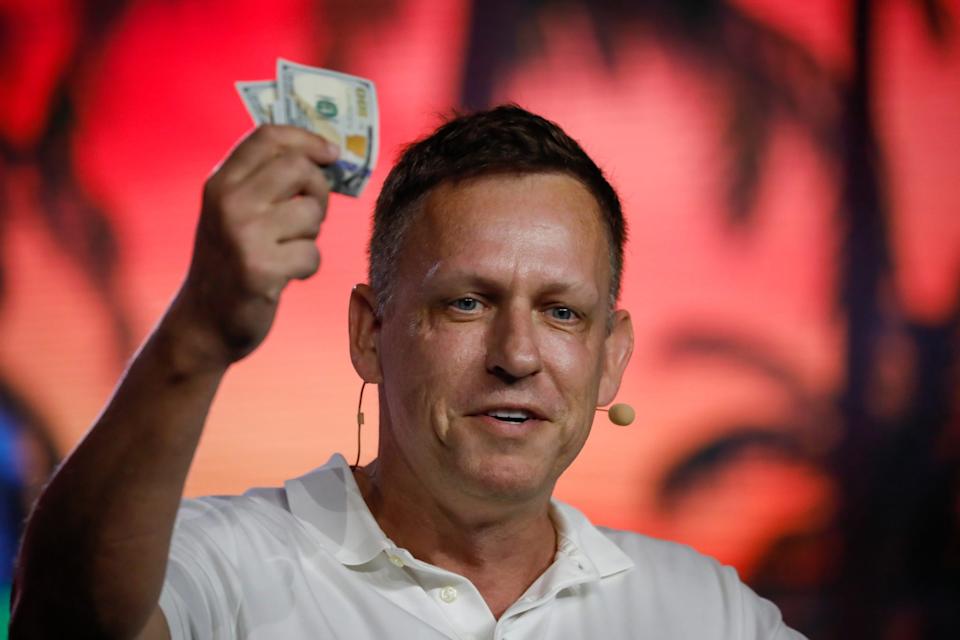 Peter Thiel: Investasi Awal Facebook dan Penyesalan Menjual Terlalu Cepat