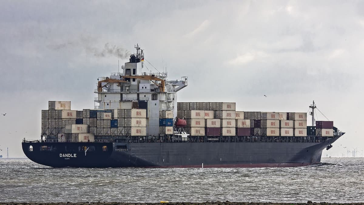 Iran Siapkan Ranjau Laut untuk Blokir Selat Hormuz, Risiko Krisis Energi Dunia