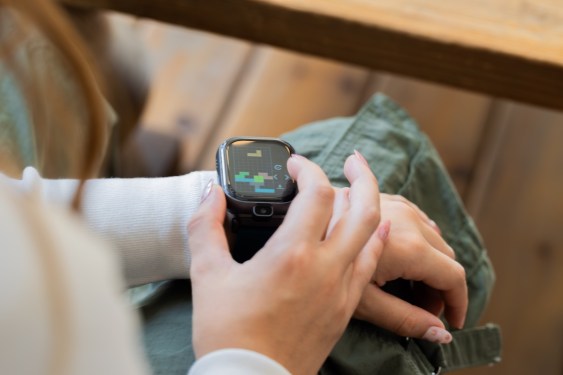 Pinwheel Watch: Smartwatch Aman untuk Anak dengan AI Chatbot dan Pengawasan Orangtua