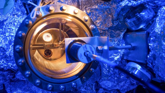 Mengukur Kecepatan Quantum Tunnelling Foton dalam Percobaan Waveguide