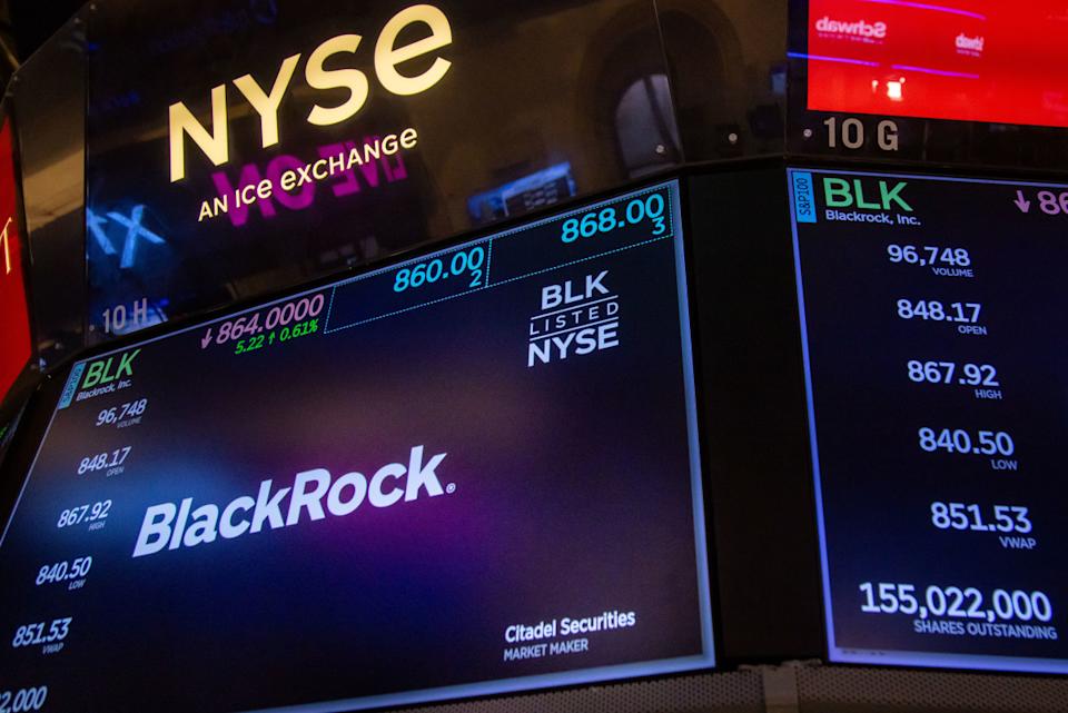 BlackRock Raup Pendapatan ETF Bitcoin Lampaui Dana S&P 500 Tradisional